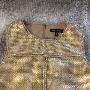 New versatile Banana Republic gold top SZ Medium